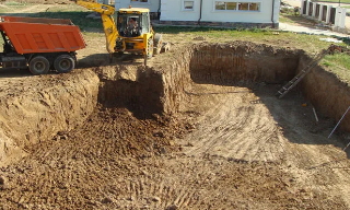 Рытье котлованов под фундамент в Липецке – цена от 2609 руб. за м3 | 2Землекопа-Лпц