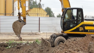 Выкопать яму экскаватором в Липецке от 940 руб. - 2Землекопа-Лпц